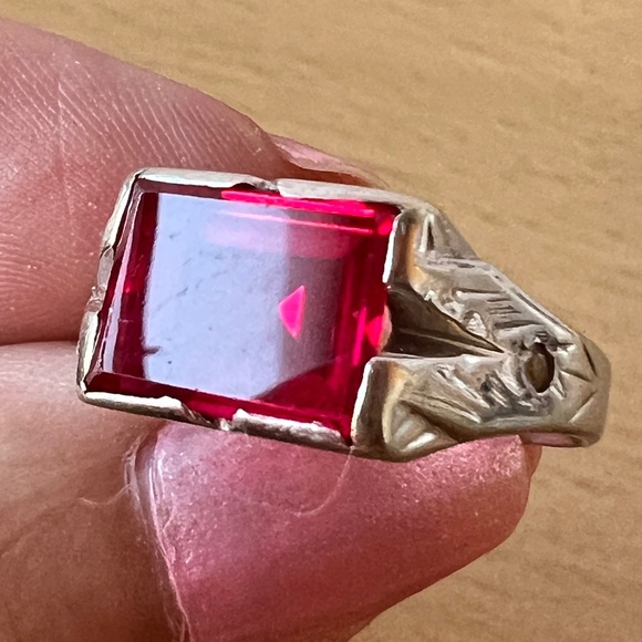 VINTAGE ART DECO 14K WHITE GOLD EMERALD CUT SYNTHETIC RUBY RING UNISEX MEN WOMAN - Picture 16 of 16
